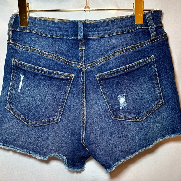 No Boundaries Distressed Denim Blue Shorts - Picture 3 of 3